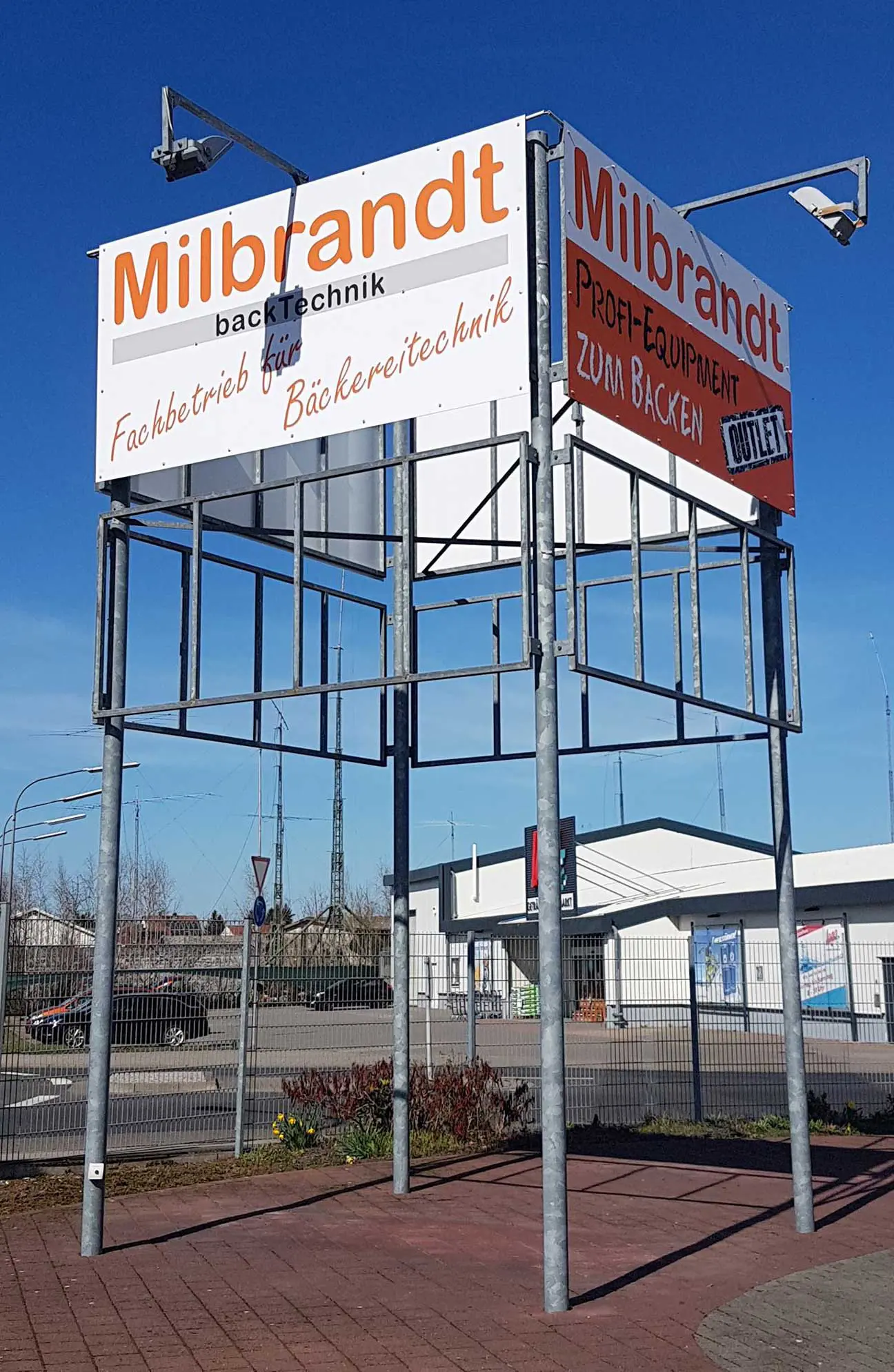 outdoor advertising signs Building lettering, shop window lettering or an eye-catching advertising banner